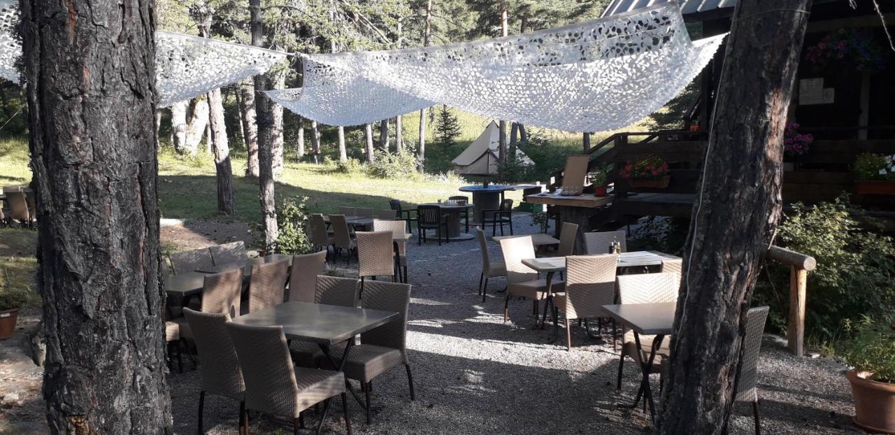 Les Pinees Hotel Chateauroux-les-Alpes Exterior photo